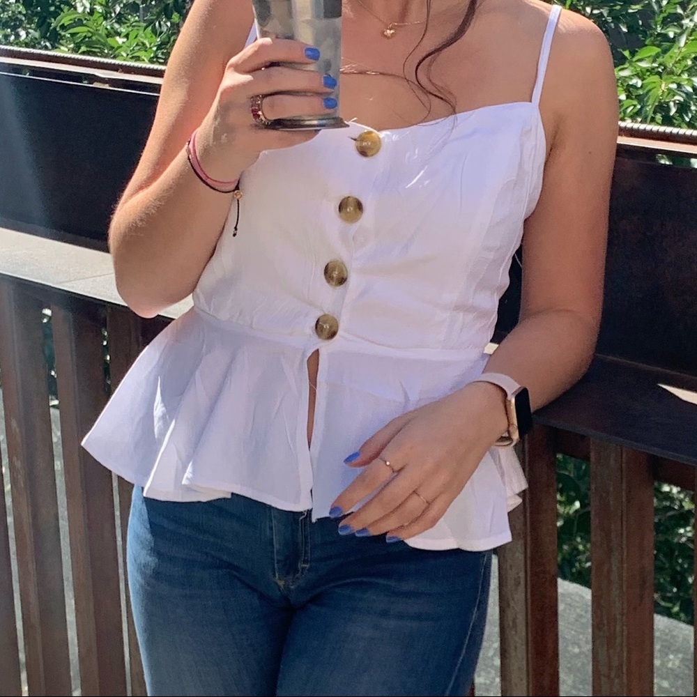 Super cute little white top